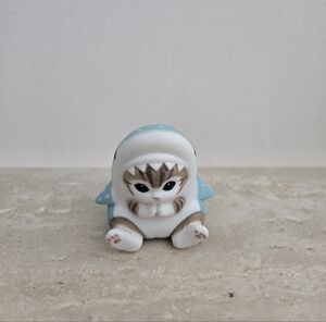 Cute Shark Mofusand cat Figurine